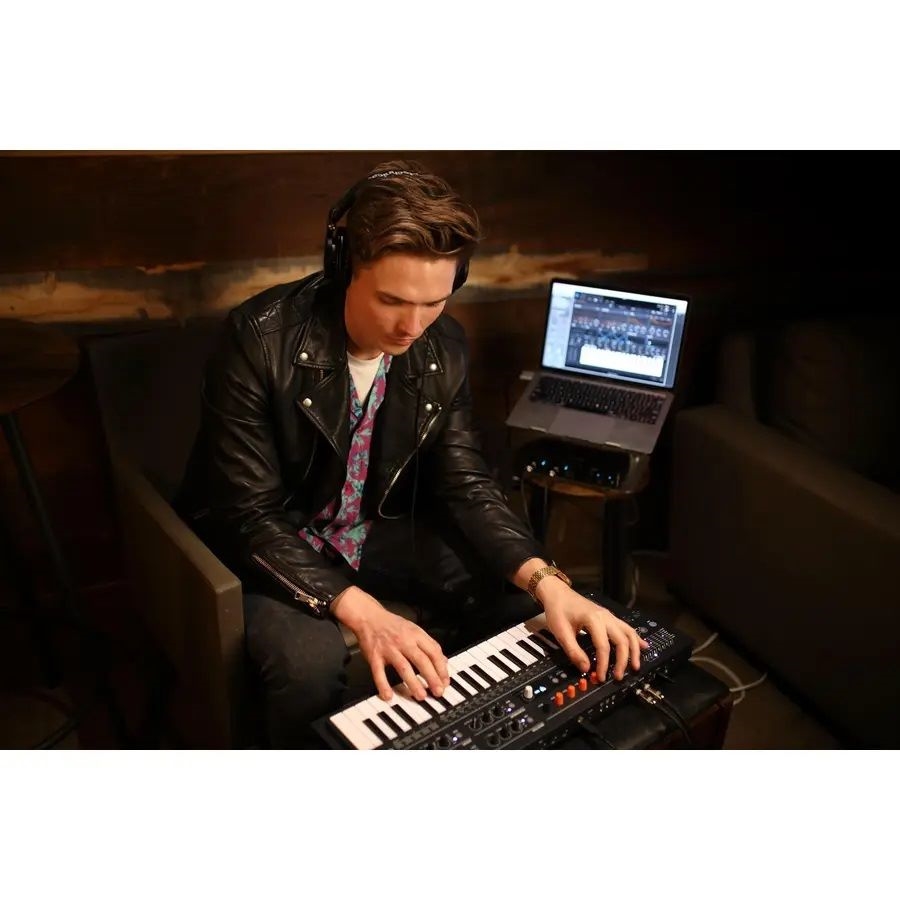 ARTURIA MINIFREAK 37/T 6 VOCI