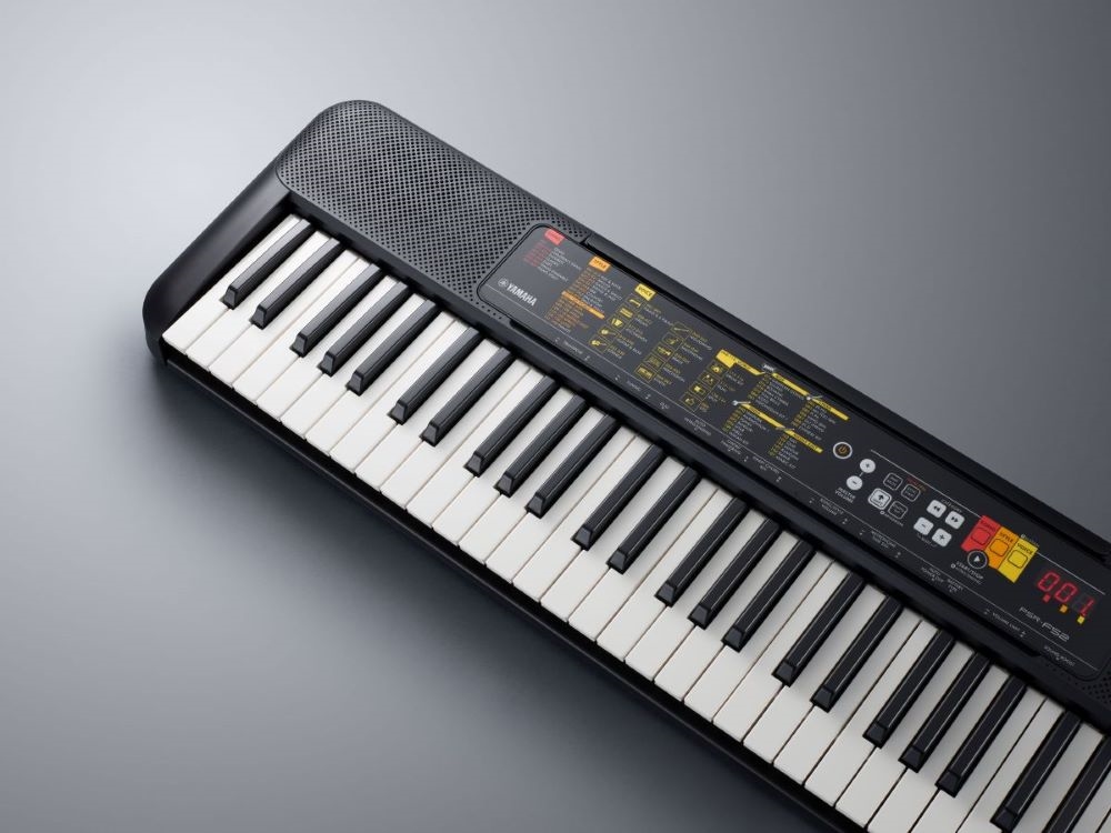 YAMAHA PSR F52 61