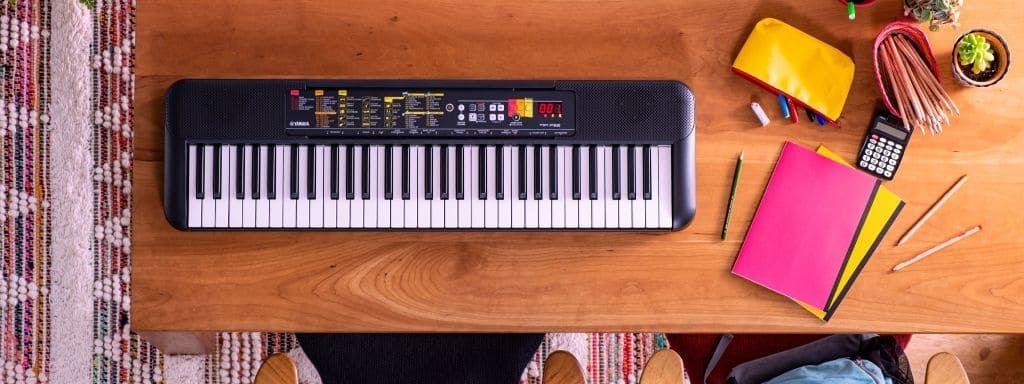 YAMAHA PSR F52   61/T   136-VOCI