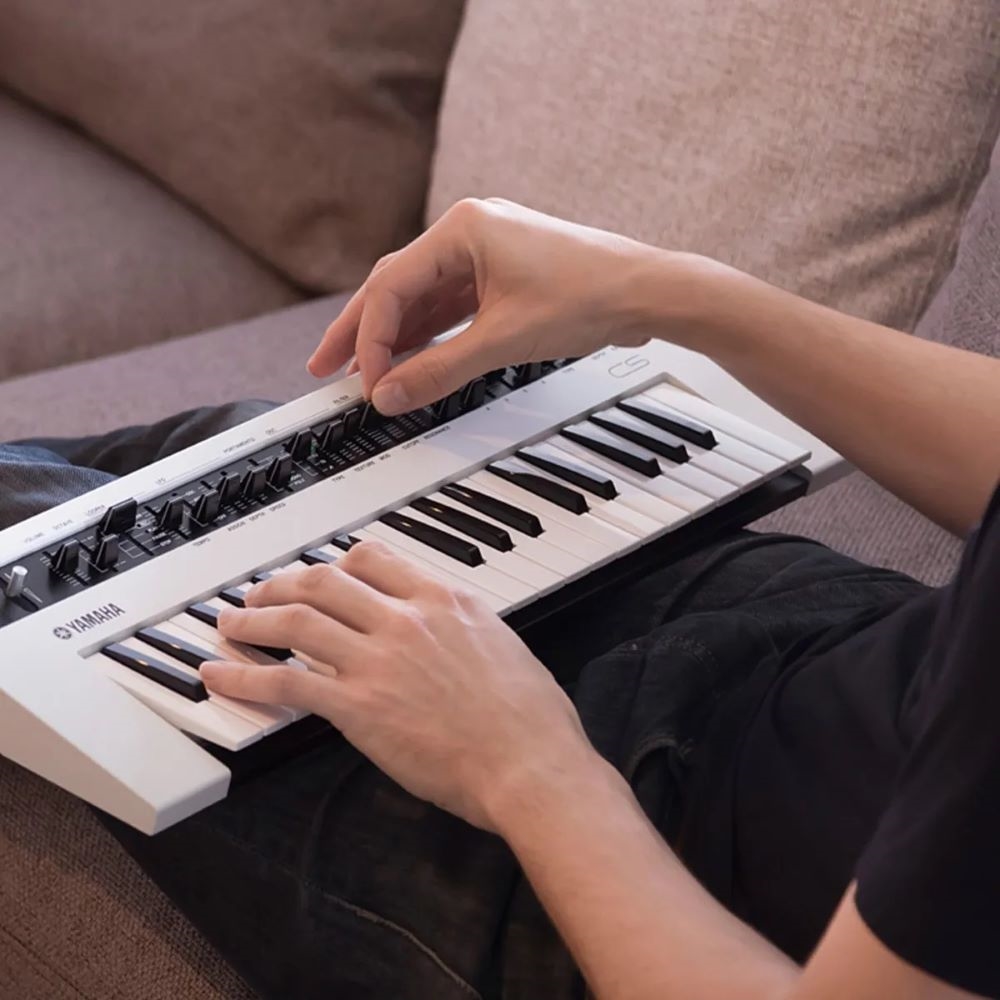 YAMAHA REFACE CS  ANALOG SYNTH 37/T MINI